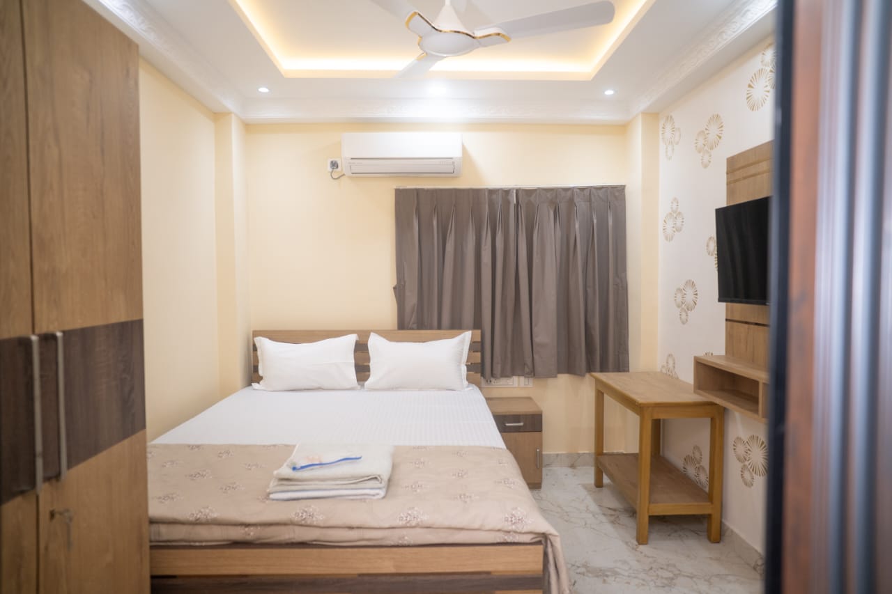Deluxe Room with Kitchen and Balcony (Second Floor - 201)